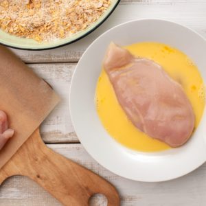 Dip chicken in the egg Dip chicken in the egg