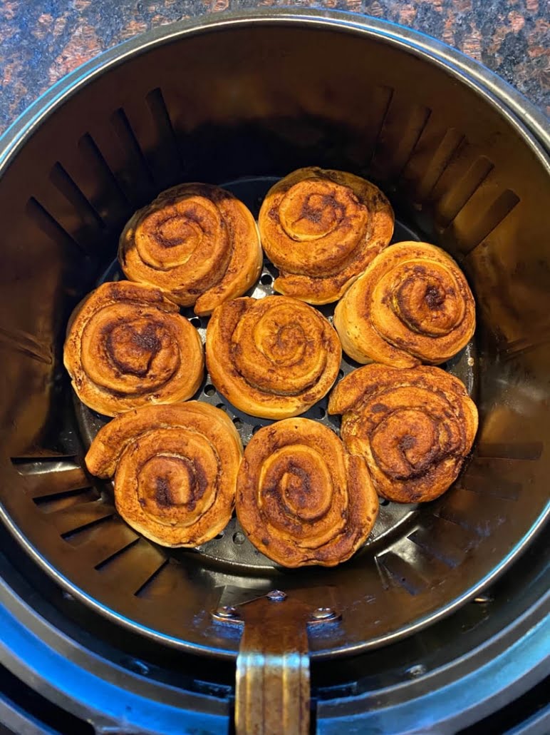 Cinnamon rolls in air fryer