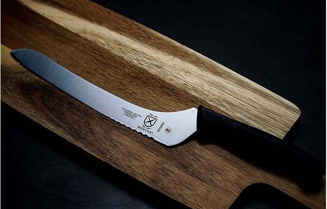 Mercer Culinary Millennia 9-Inch Offset Wavy Edge Bread Knife