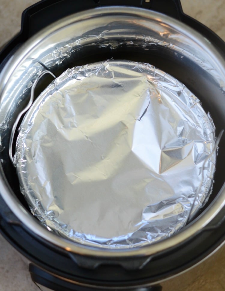 Can you use aluminum foil in an Instant Pot?
