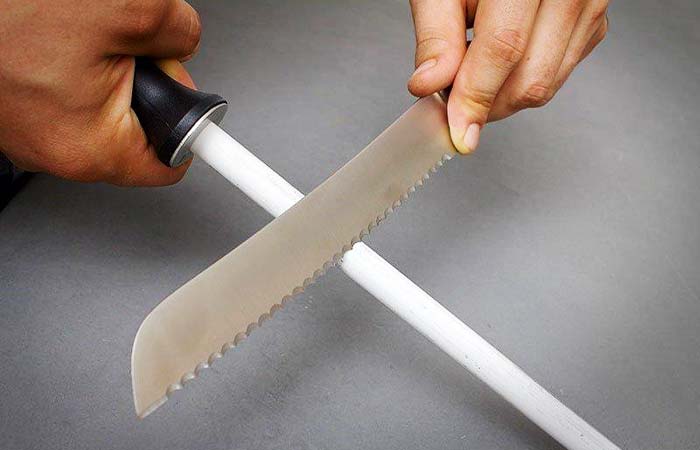 How To Sharpen A Serrated Knif